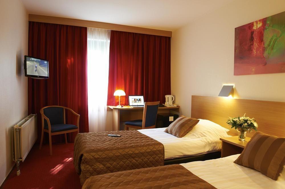 Bastion Hotel Utrecht Exteriör bild
